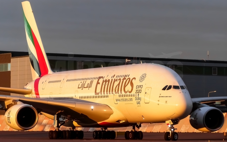 Emirates Airbus A380-861 A6-EEP