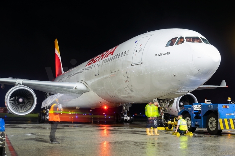 Iberia Airbus A330-202 EC-MKJ