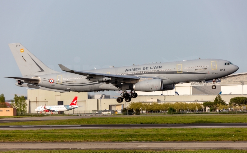 Armée de l'Air (French Air Force) Airbus A330-243MRTT F-UJCI