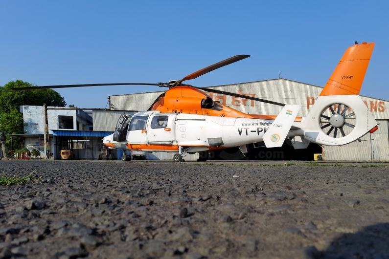 Pawan Hans Helicopters Aérospatiale SA 365N3 Dauphin 2 VT-PHY