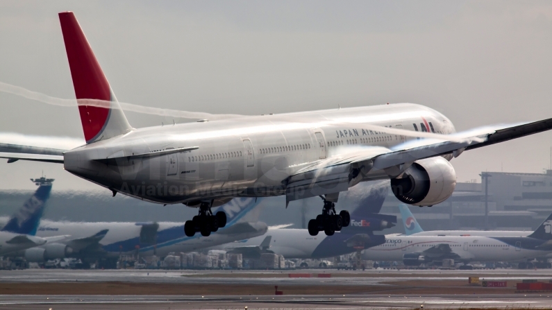 Japan Airlines Boeing 777-346(ER) JA734J