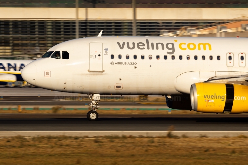 Vueling Airbus A320-232(WL) EC-LVT