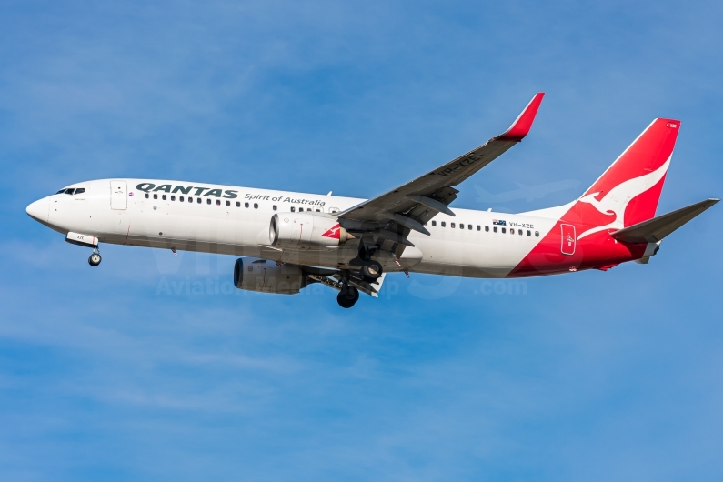 Qantas Boeing 737-838(WL) VH-XZE