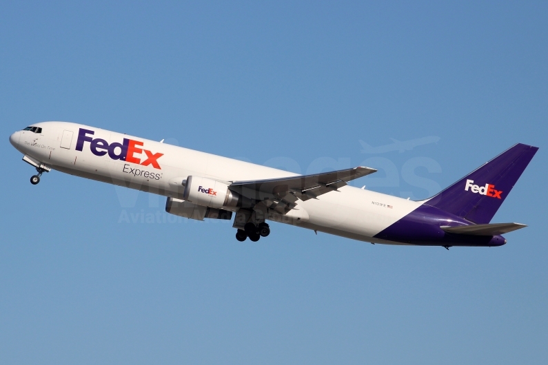 Federal Express (FedEx) Boeing 767-3S2F(ER) N131FE