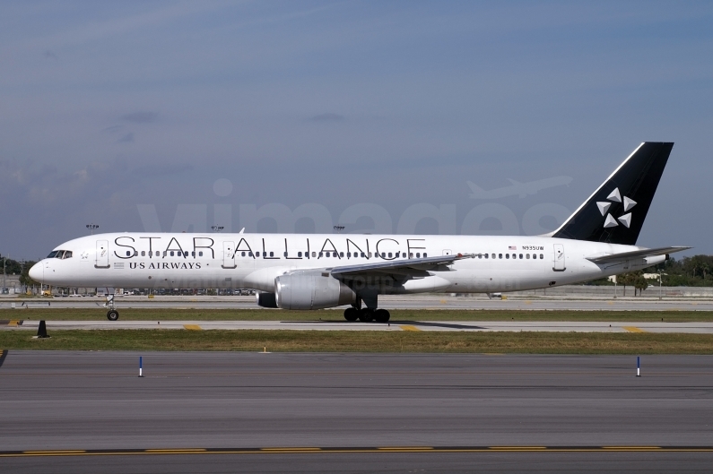 US Airways Boeing 757-2B7 N935UW