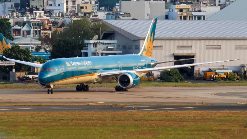 Vietnam Airlines Boeing 787-10 Dreamliner VN-A874