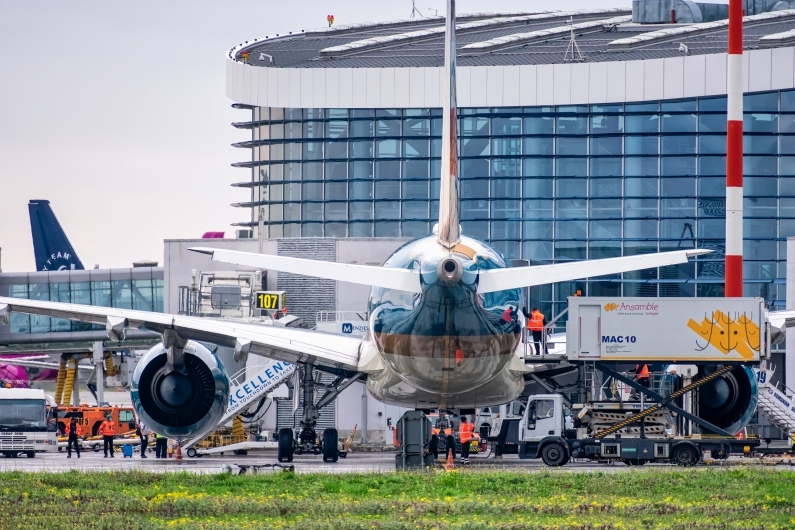 Vietnam Airlines Airbus A350-941 VN-A899