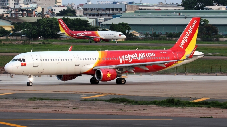 VietJetAir Airbus A321-211(WL) VN-A642