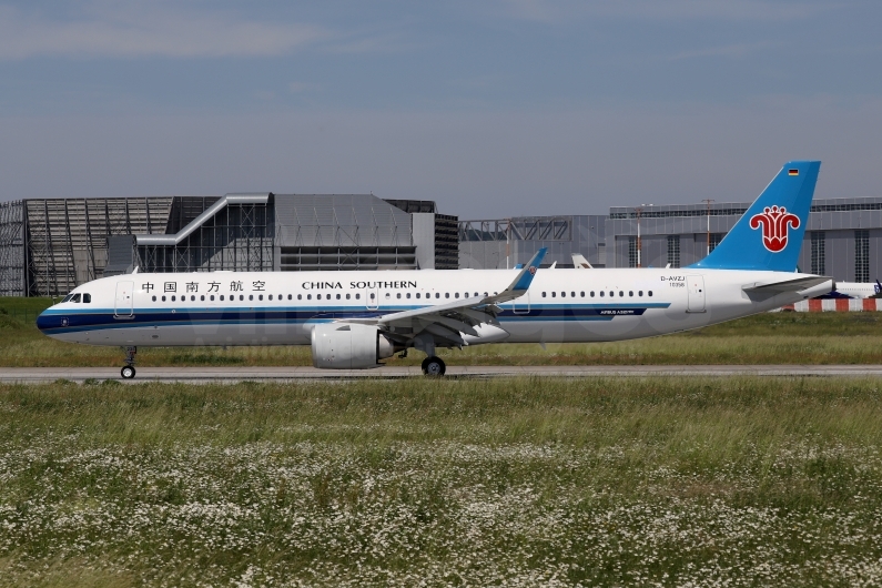 China Southern Airlines Airbus A321-253NX D-AVZJ / B-323S