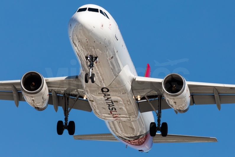 QantasLink Airbus A320-232 VH-VQS