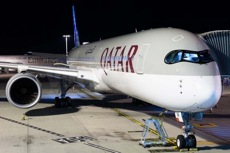 Qatar Airways Airbus A350-1041 A7-ANR