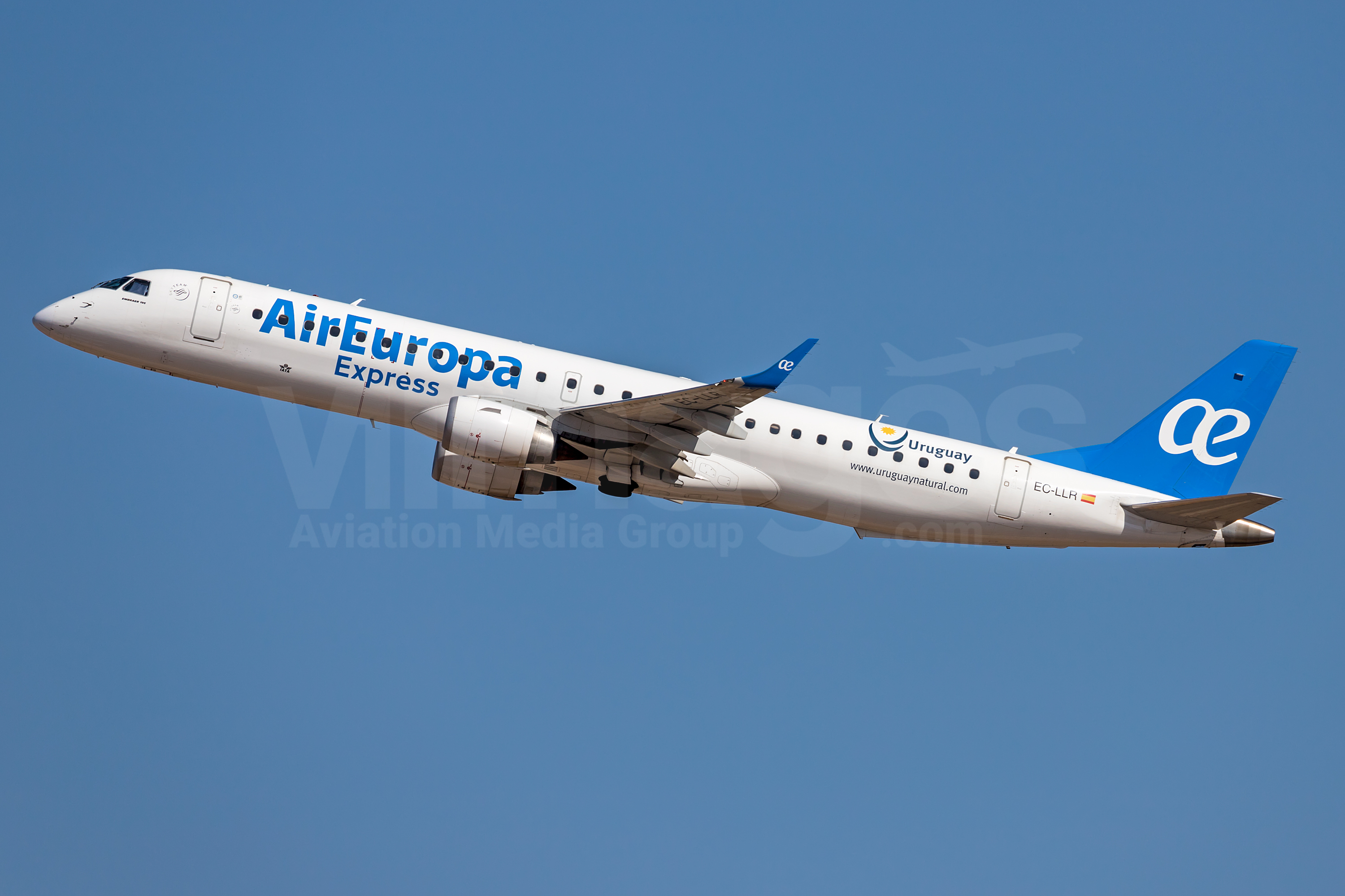 Air Europa Express Embraer ERJ-195LR (ERJ-190-200 LR) EC-LLR – v1images  Aviation Media