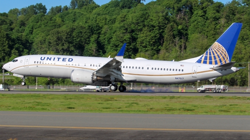 United Airlines Boeing 737-9 MAX N47517