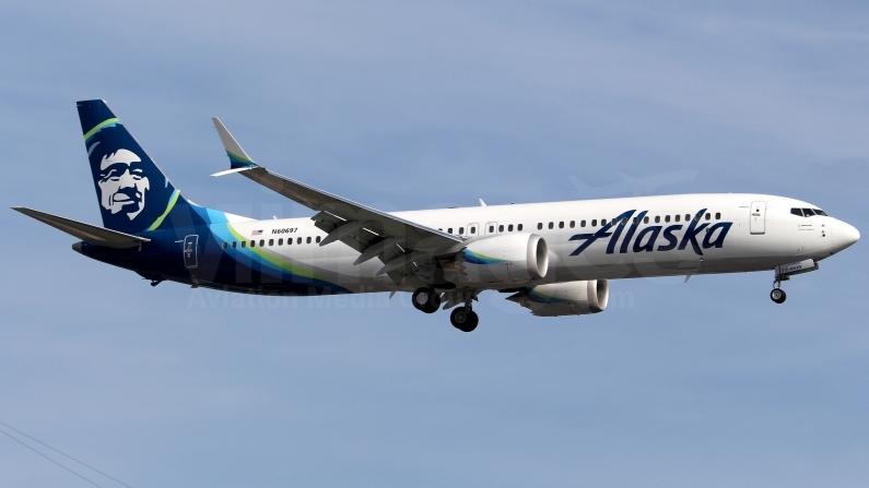 Alaska Airlines Boeing 737-9 MAX N60697 / N918AK