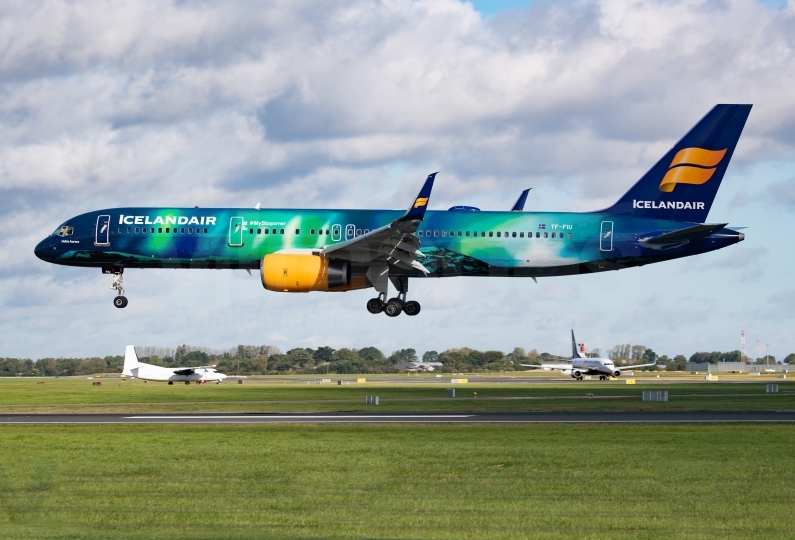 Icelandair Boeing 757-256(WL) TF-FIU