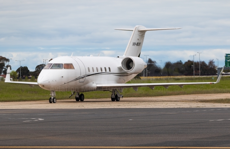 Private Bombardier CL-600-2B16 Challenger 604 VH-MXK