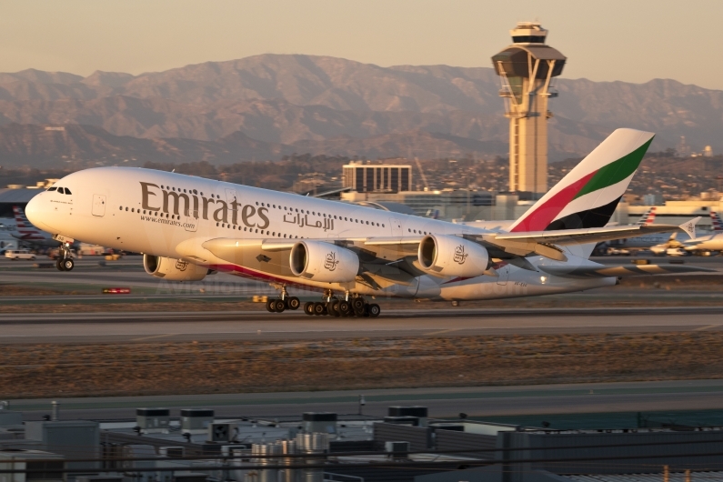 Emirates Airbus A380-861 A6-EOG