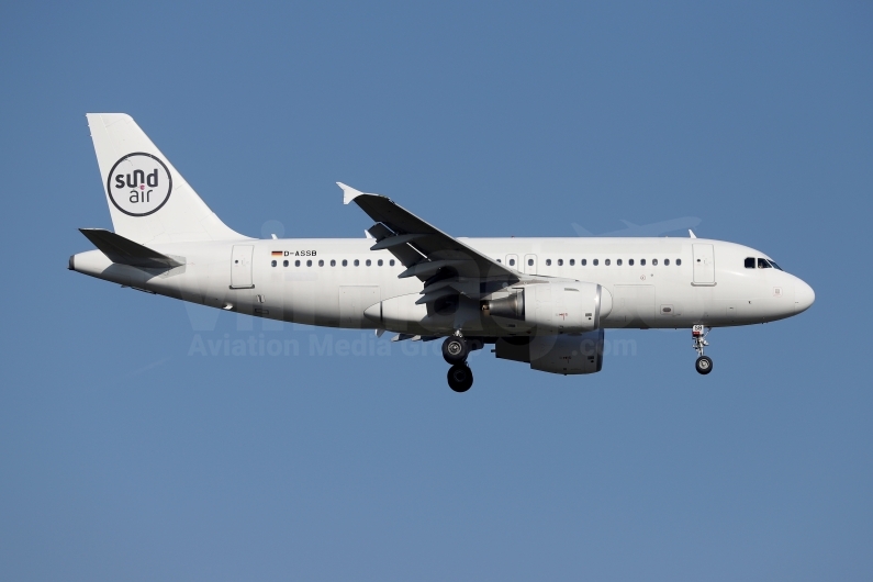 Sundair Airbus A319-112 D-ASSB