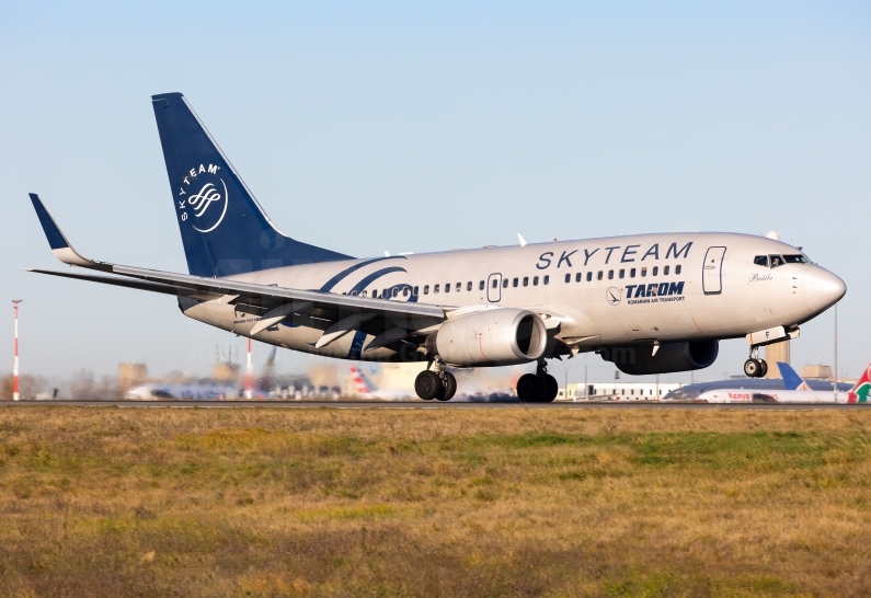 TAROM Boeing 737-78J(WL) YR-BGF