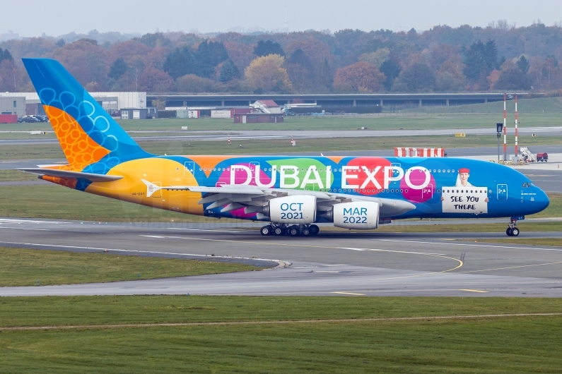 Emirates Airbus A380-861 A6-EOT