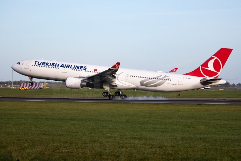 Turkish Airlines Airbus A330-303 TC-LNG