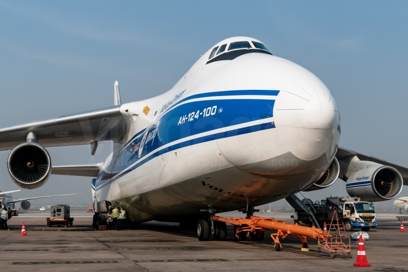 Volga-Dnepr Antonov AN-124-100 RA-82077