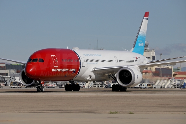 Norwegian Long Haul Boeing 787-9 Dreamliner LN-LNT