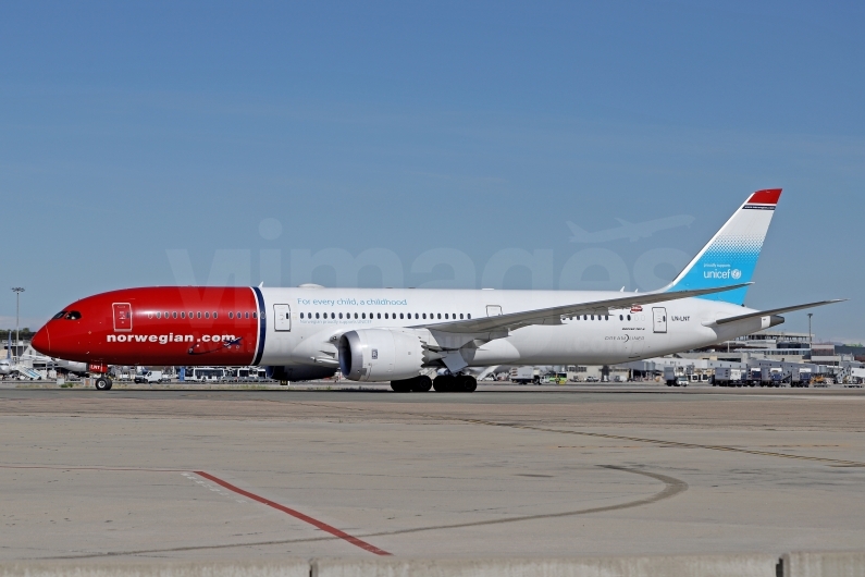 Norwegian Long Haul Boeing 787-9 Dreamliner LN-LNT