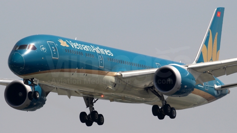 Vietnam Airlines Boeing 787-9 Dreamliner VN-A869