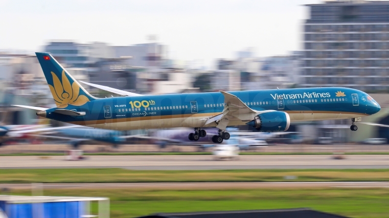 Vietnam Airlines Boeing 787-10 Dreamliner VN-A873