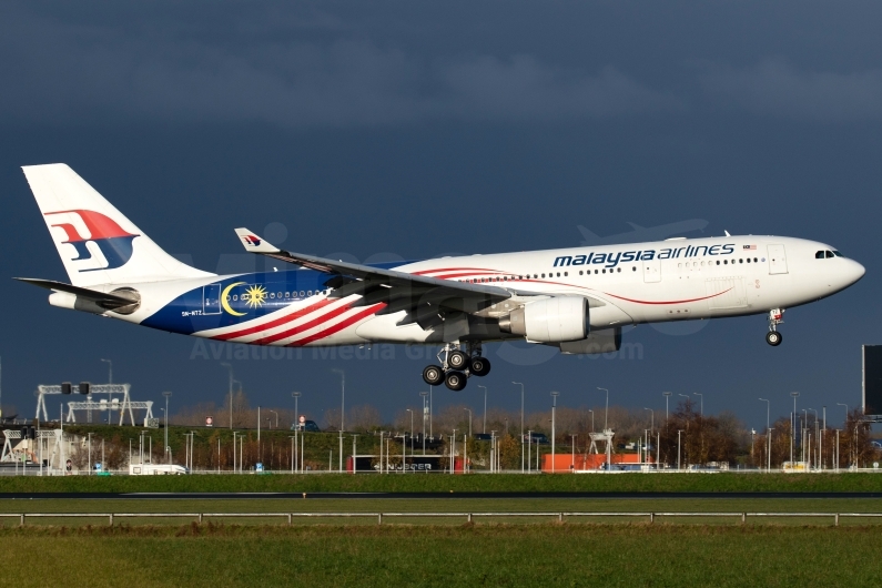 Malaysian Airways Airbus A330-223 9M-MTZ