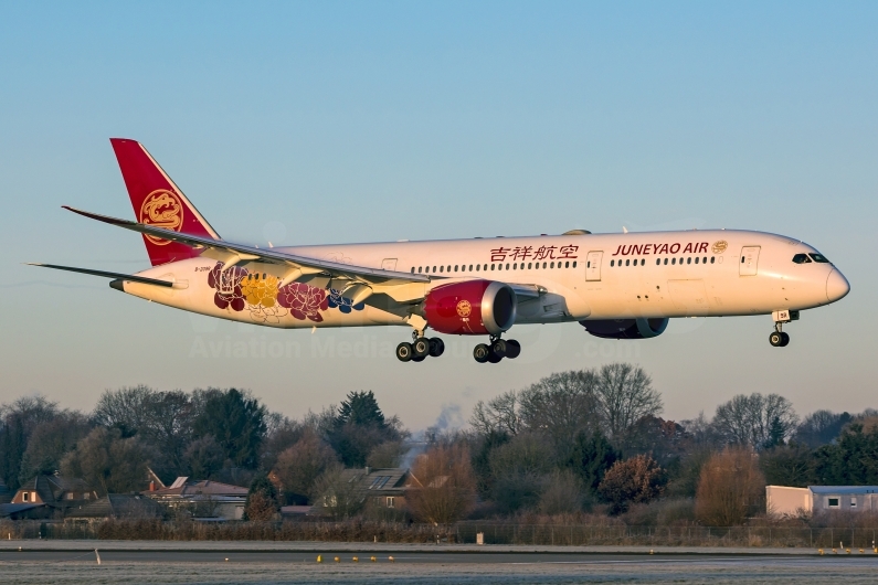 Juneyao Airlines Boeing 787-9 Dreamliner B-209R