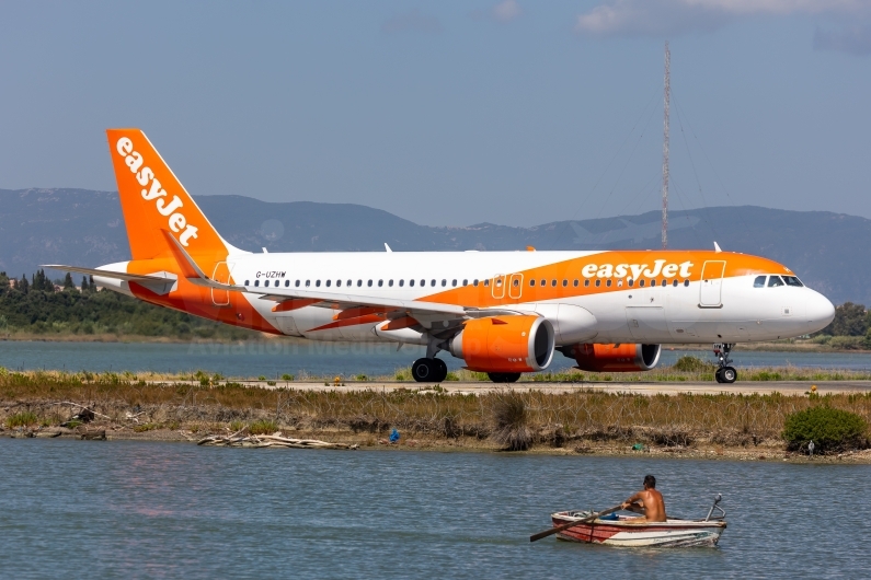 easyJet Airbus A320-251N G-UZHW