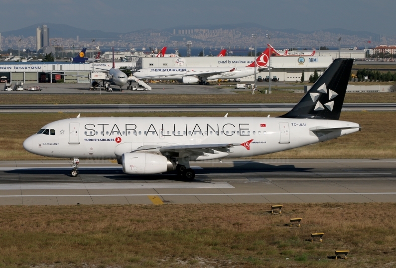 Turkish Airlines Airbus A319-132 TC-JLU