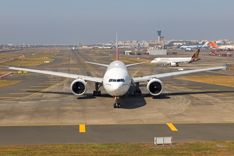 Emirates Boeing 777-31H(ER) A6-EBR