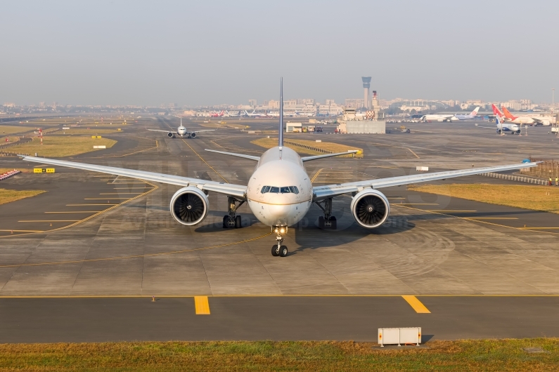 Saudi Arabian Airlines Boeing 777-368(ER) HZ-AK14