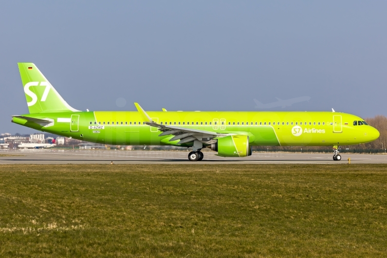 S7 - Siberia Airlines Airbus A321-271NX D-AZWZ / VQ-BLQ