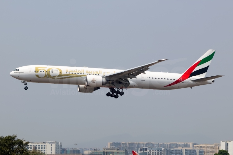 Emirates Boeing 777-31H(ER) A6-EGB