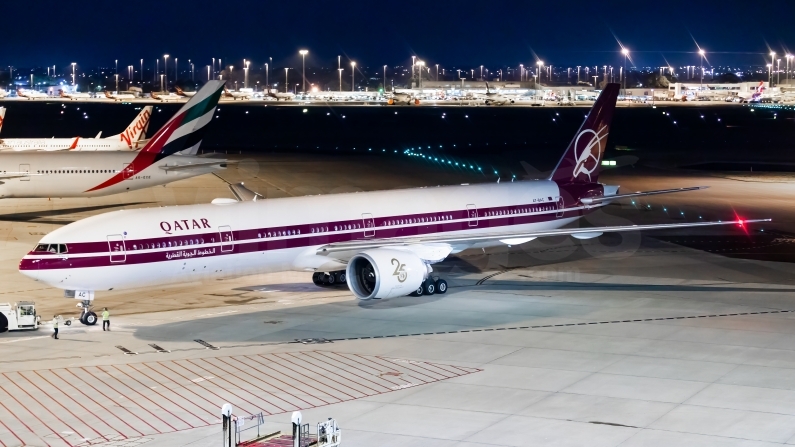 Qatar Airways Boeing 777-3DZ(ER) A7-BAC