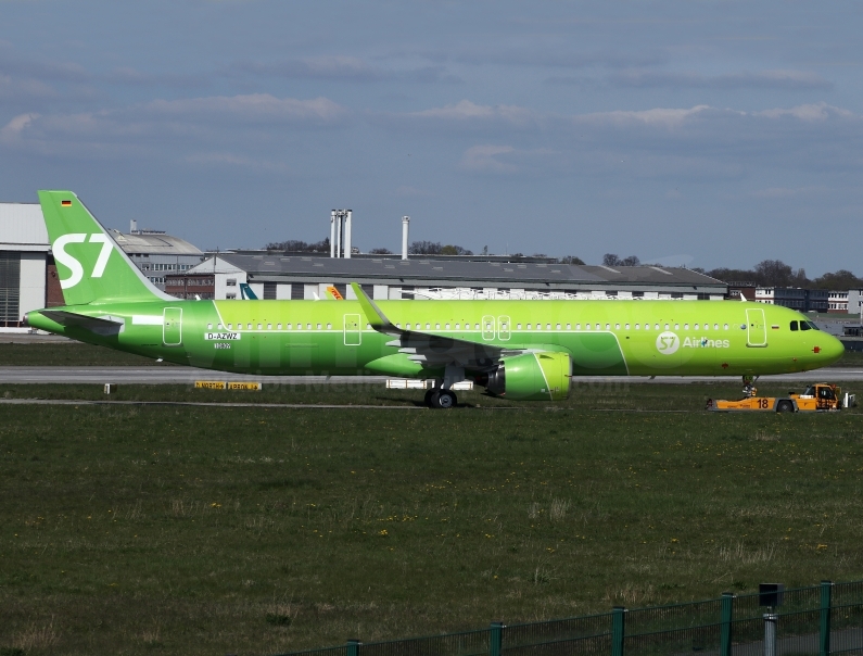 S7 - Siberia Airlines Airbus A321-271NX D-AZWZ