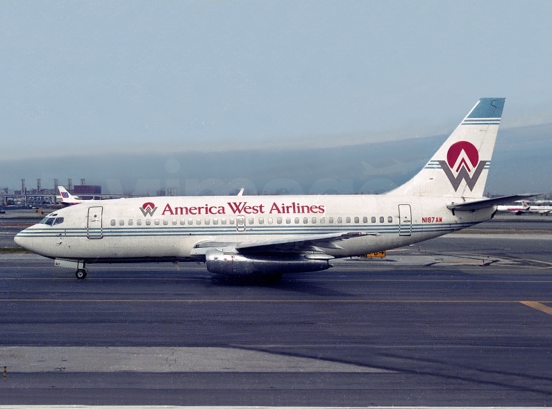 America West Airlines Boeing 737-277(A) N187AW