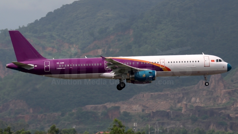 Vietnam Airlines Airbus A321-231 VN-A356