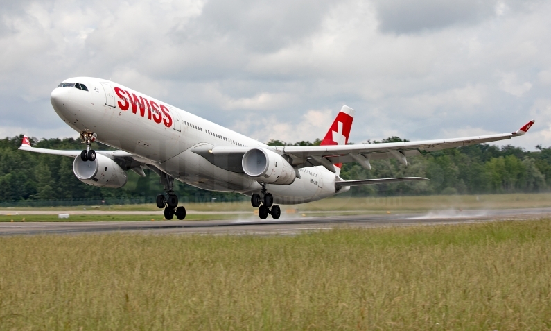 Swiss Airbus A330-343 HB-JHM