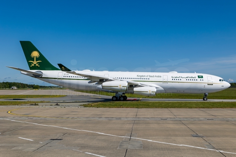 Saudi Arabian Government Airbus A340-213 HZ-124