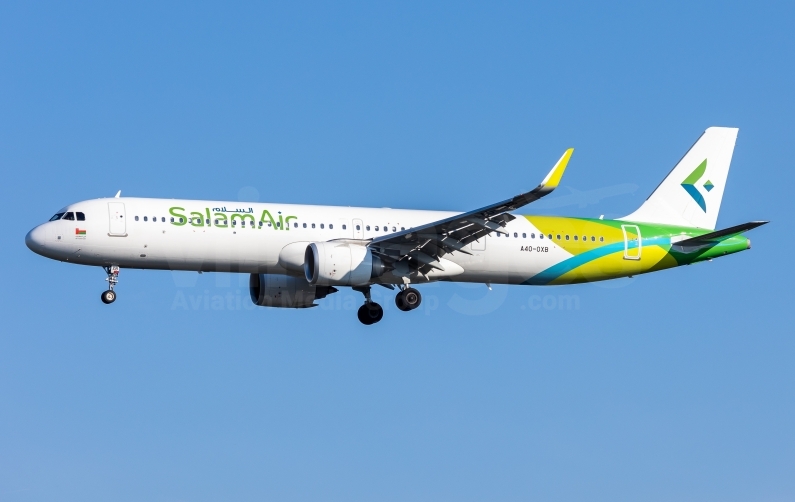 SalamAir Airbus A321-253NX A4O-OXB