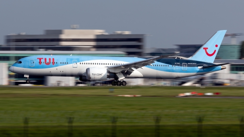 TUI Airways Boeing 787-9 Dreamliner G-TUIJ