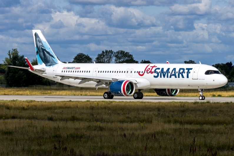 JetSMART Airbus A321-271NX CC-AWT / D-AZYK