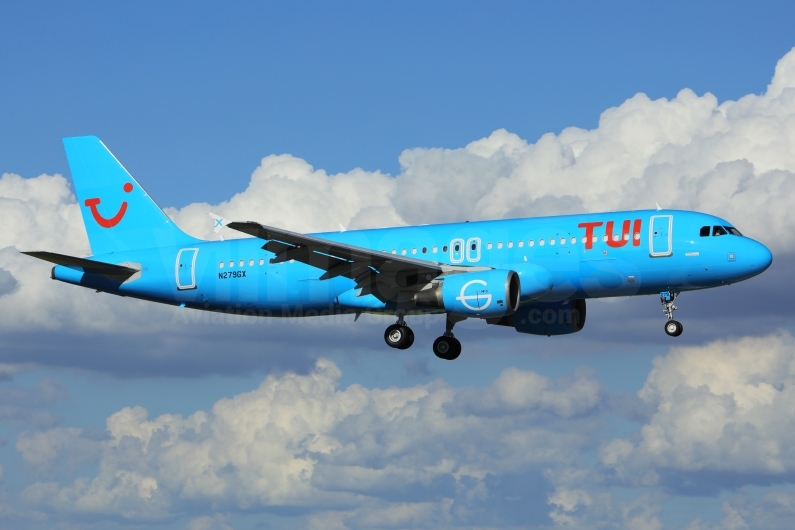 TUI Airlines Netherlands Airbus A320-214 N279GX