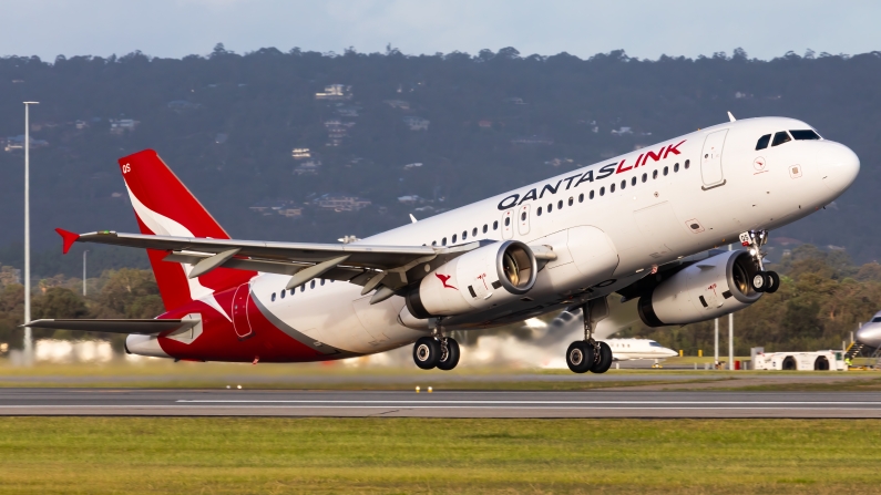 QantasLink Airbus A320-232 VH-VQS