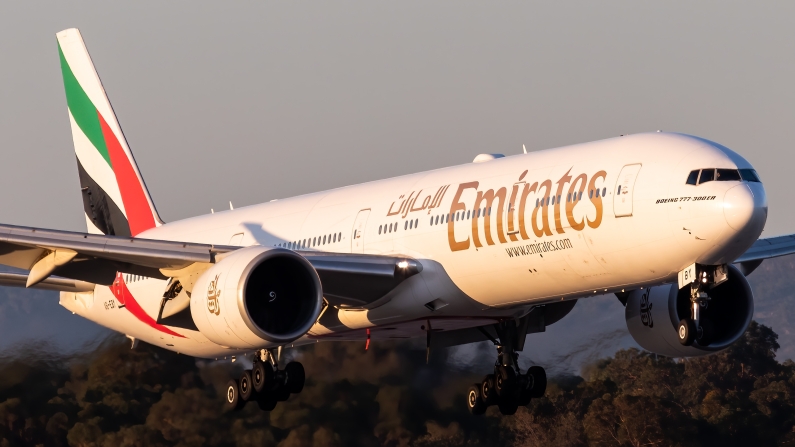 Emirates Boeing 777-31H(ER) A6-EBY